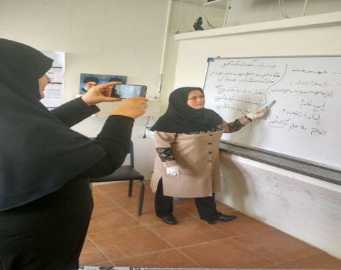 آماده سازی فیلم تدریس درس عربی در آموزشگاه